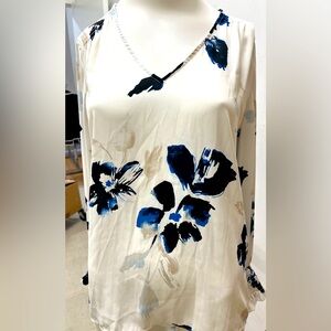 WHBM LONG SLEEVE PULL OVERHEAD TOP, SIZE S